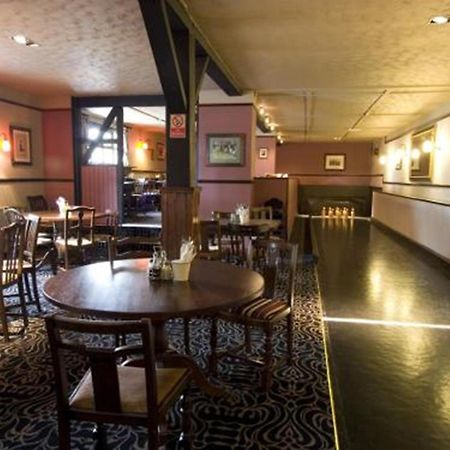ホテル The Swan At Stoford Stapleford  エクステリア 写真