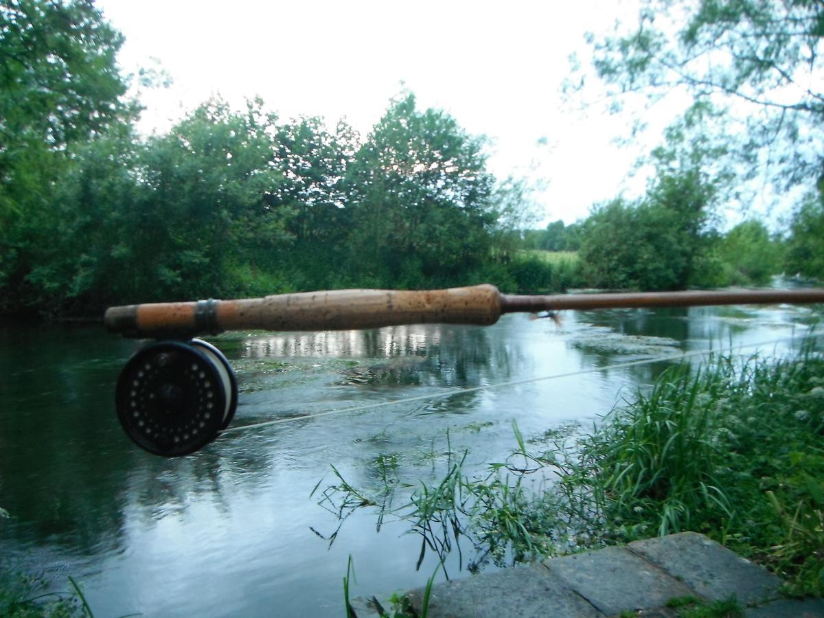 ホテル The Swan At Stoford Stapleford  エクステリア 写真